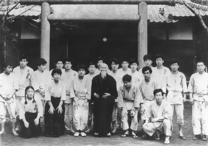 O-Sensei with students at the Iwama dojo.
